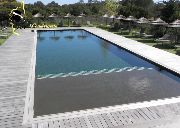 4 Pers Piscine Chauffee Acces A Pied A La Santa Giulia